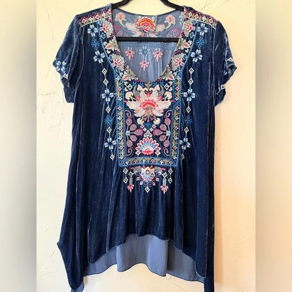 Johnny Was Nindi Embroidered Velvet Navy Blue Women’s Tunic Top size M - Picture 1 of 8
